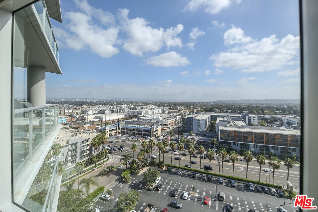 13600 Marina Pointe Drive, Unit 1503 Marina del Rey, CA 90292 - Photo 16 of 32