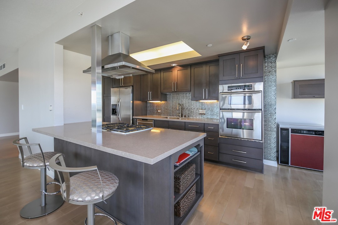 13600 Marina Pointe Drive, Unit 1503 Marina del Rey, CA 90292 - Photo 19 of 32
