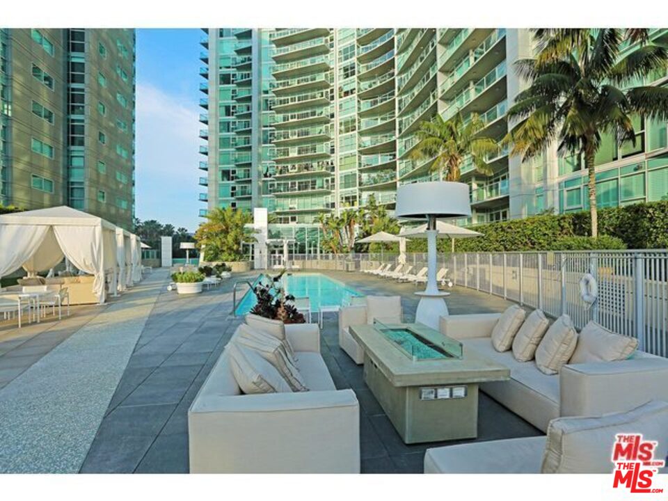 13600 Marina Pointe Drive, Unit 1503 Marina del Rey, CA 90292 - Photo 3 of 32