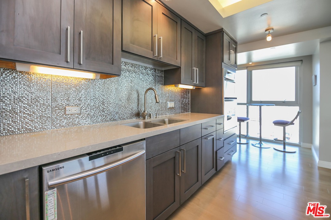 13600 Marina Pointe Drive, Unit 1503 Marina del Rey, CA 90292 - Photo 22 of 32