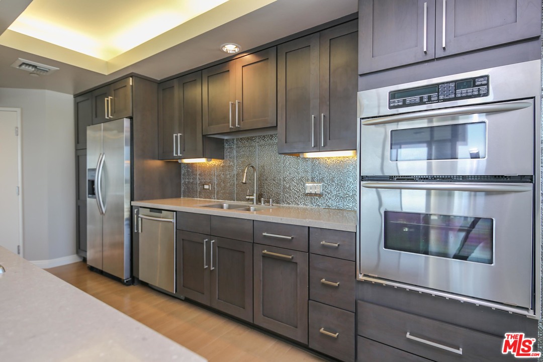13600 Marina Pointe Drive, Unit 1503 Marina del Rey, CA 90292 - Photo 24 of 32