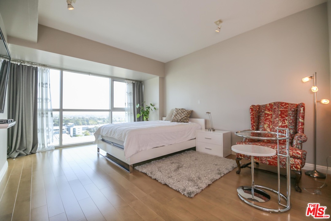 13600 Marina Pointe Drive, Unit 1503 Marina del Rey, CA 90292 - Photo 27 of 32