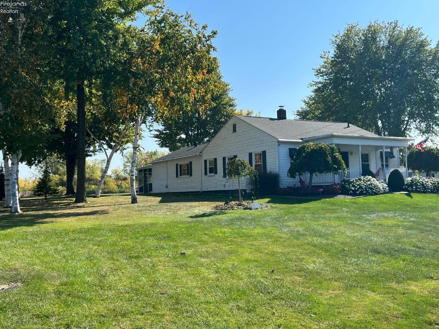 1306 East Strub Road Sandusky, OH 44870 - Photo 3 of 17 Gallery Image 3