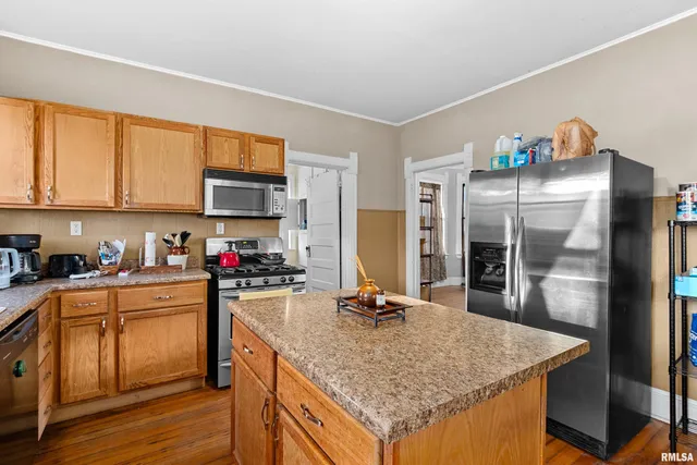 $64,900 | 204 Catherine Street, Pekin, IL 61554