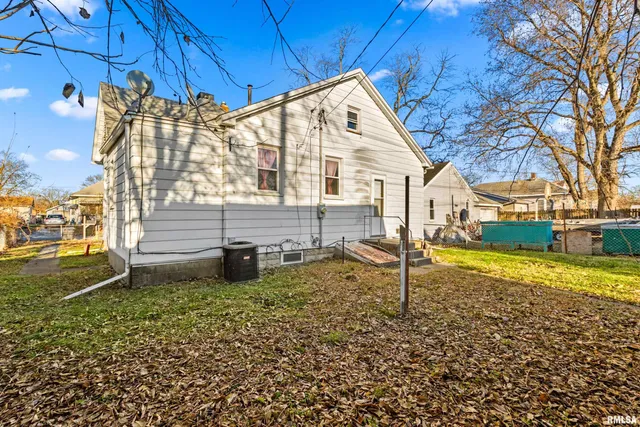 $64,900 | 204 Catherine Street, Pekin, IL 61554