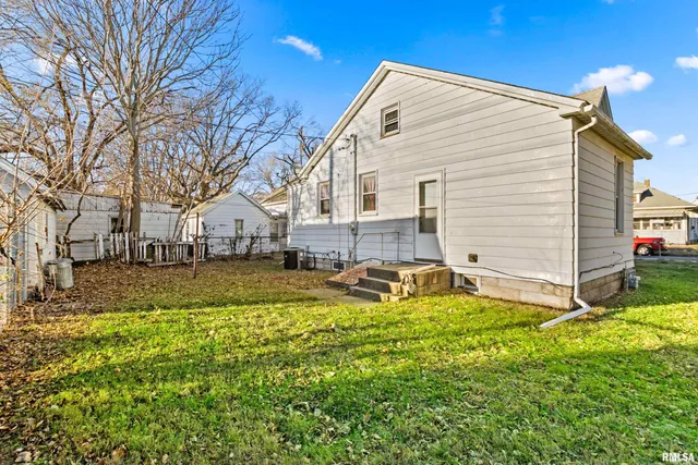 $64,900 | 204 Catherine Street, Pekin, IL 61554