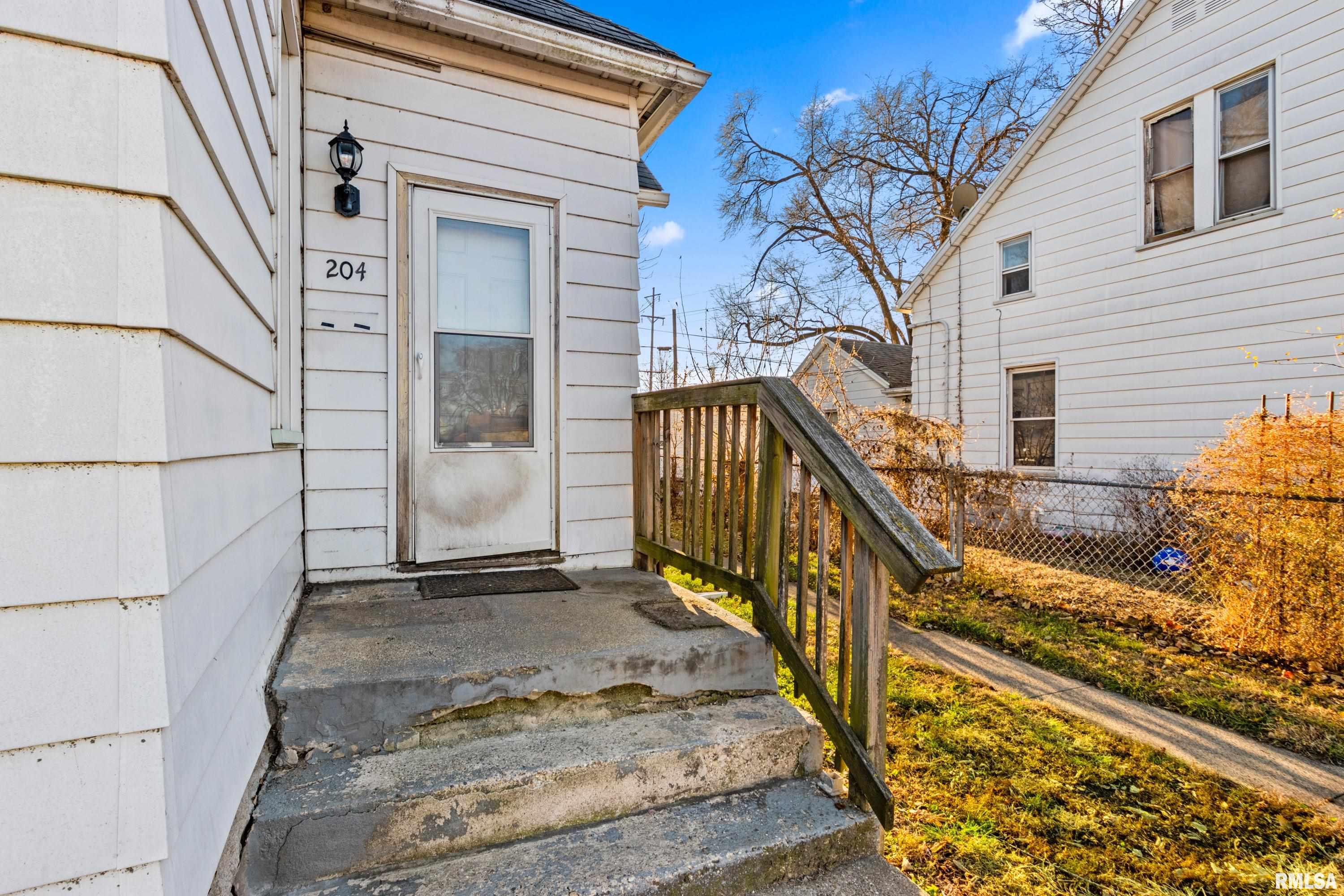 204 Catherine Street Pekin, IL 61554 - Photo 3 of 24