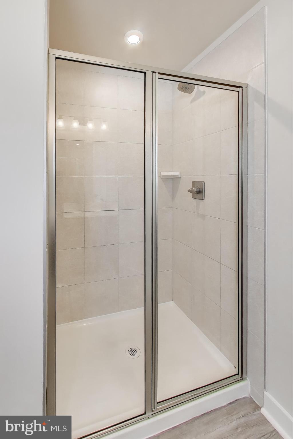 10020 Ruffian Way, Unit E Laurel, MD 20723 - Photo 14 of 29 Primary En Suite Bathroom