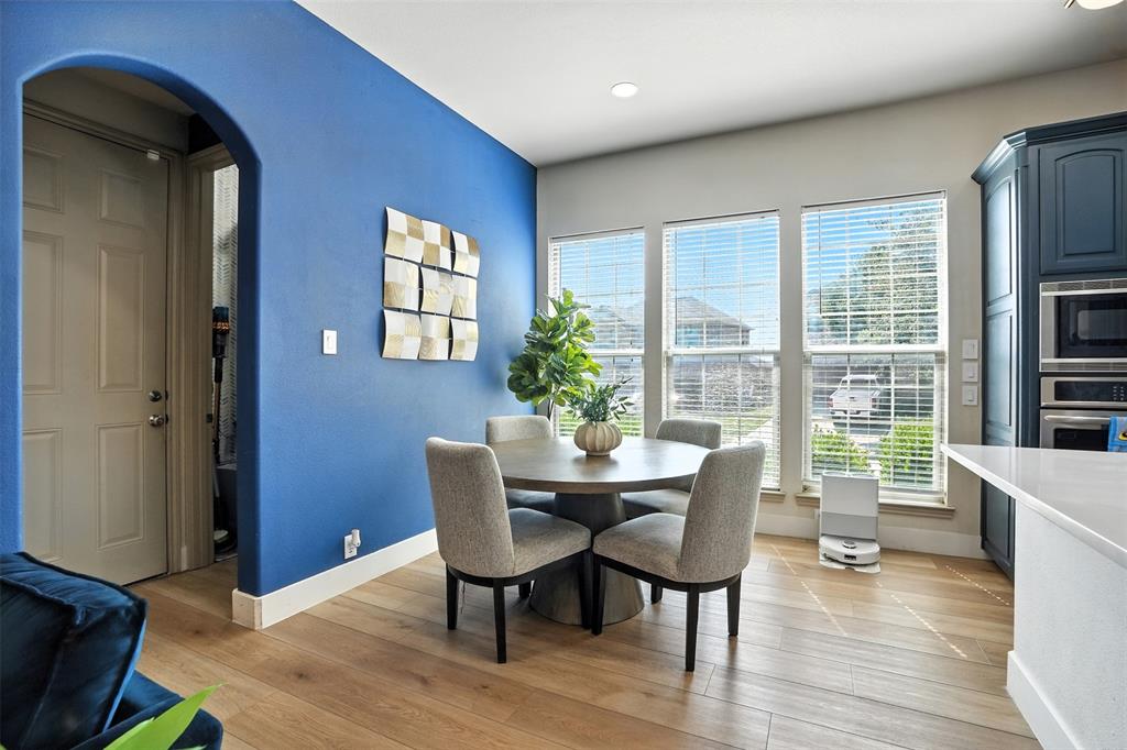 200 Thistle Ridge Denton, TX 76210 - Photo 14 of 31 a view of a livingroom with furniture and window