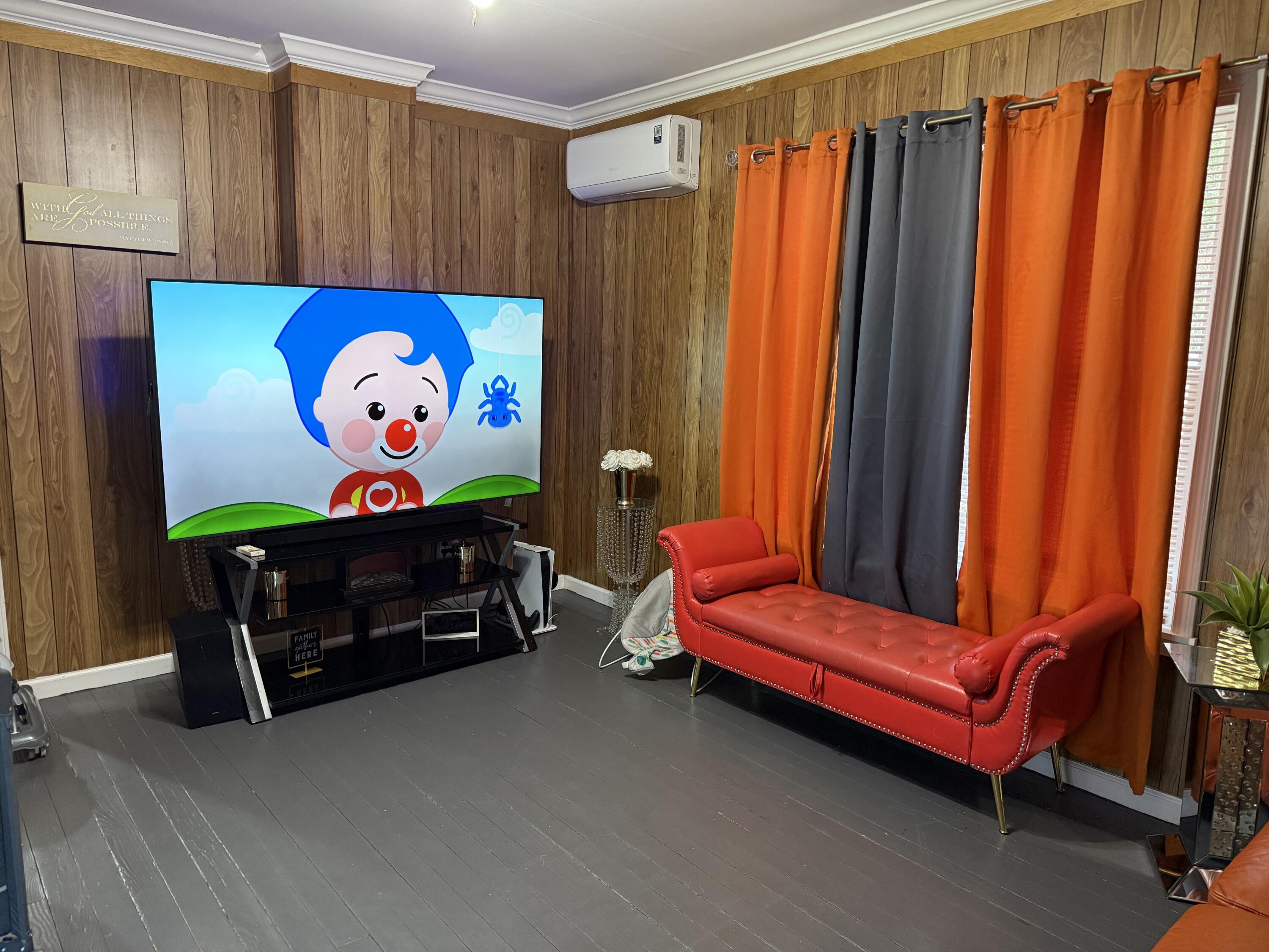 1816 Wichman Street Walterboro, SC 29488 - Photo 2 of 9 IMG_9223