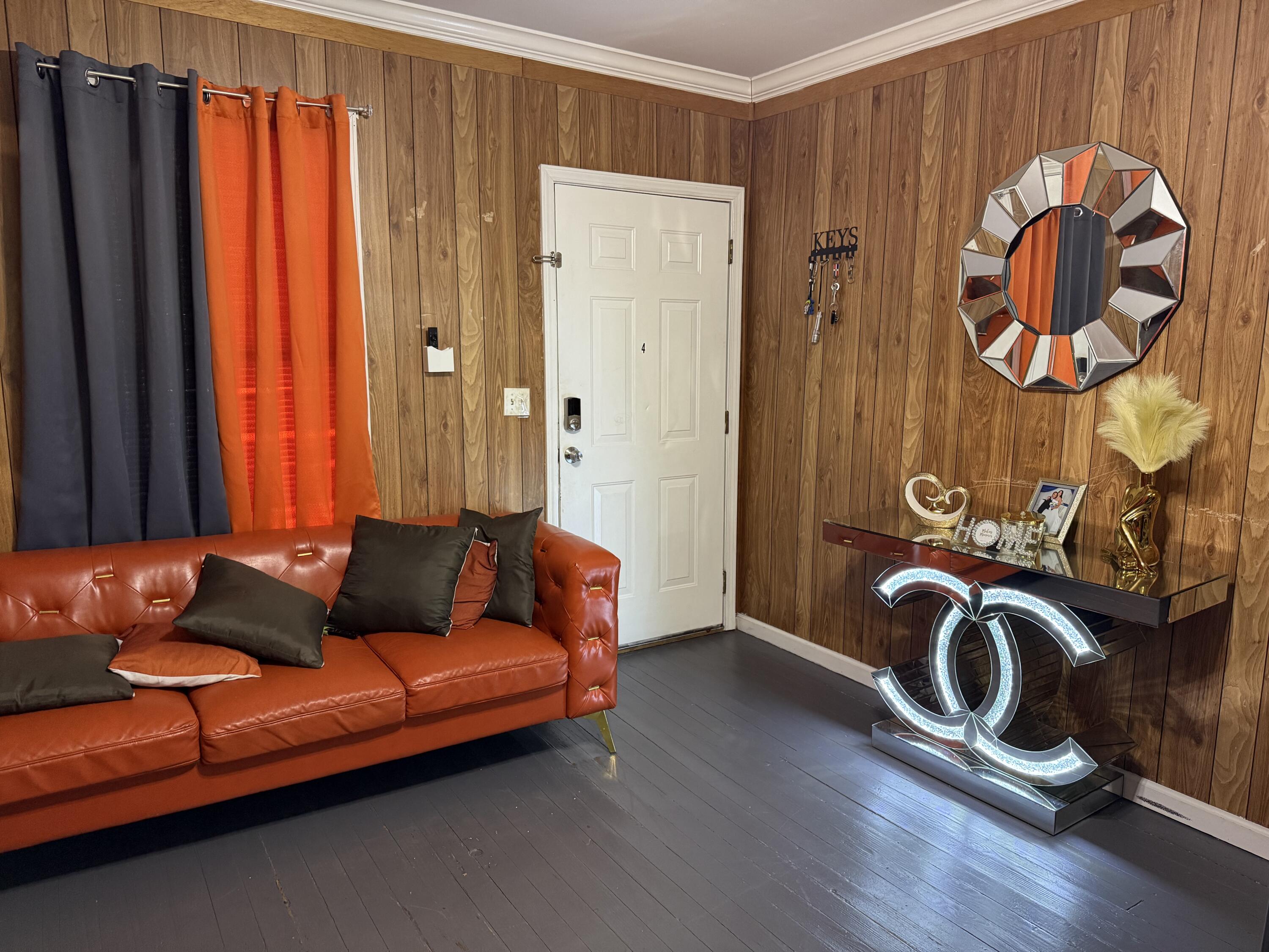 1816 Wichman Street Walterboro, SC 29488 - Photo 3 of 9 IMG_9222