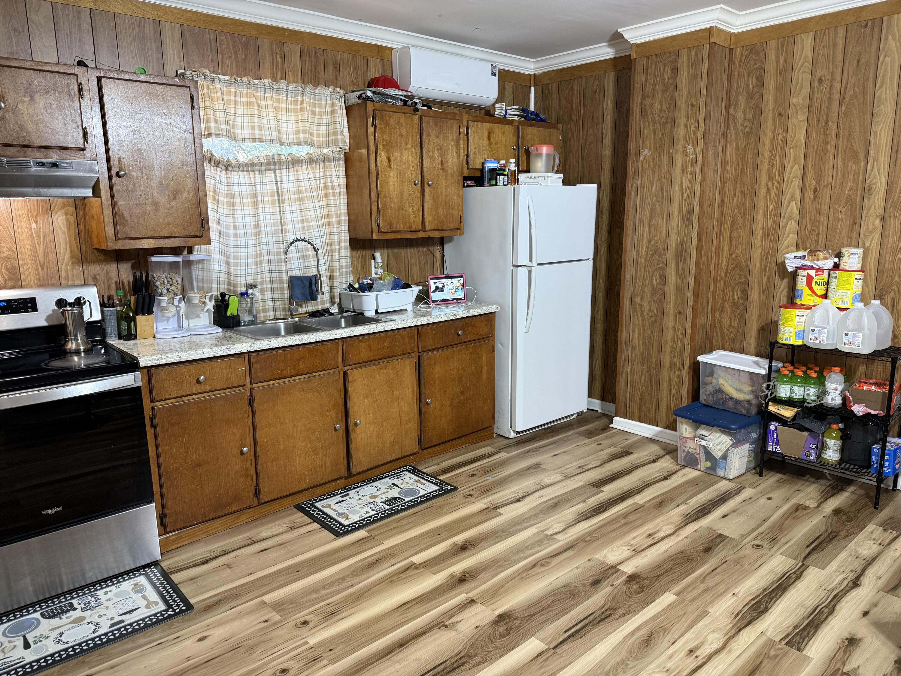 1816 Wichman Street Walterboro, SC 29488 - Photo 7 of 9 IMG_9227