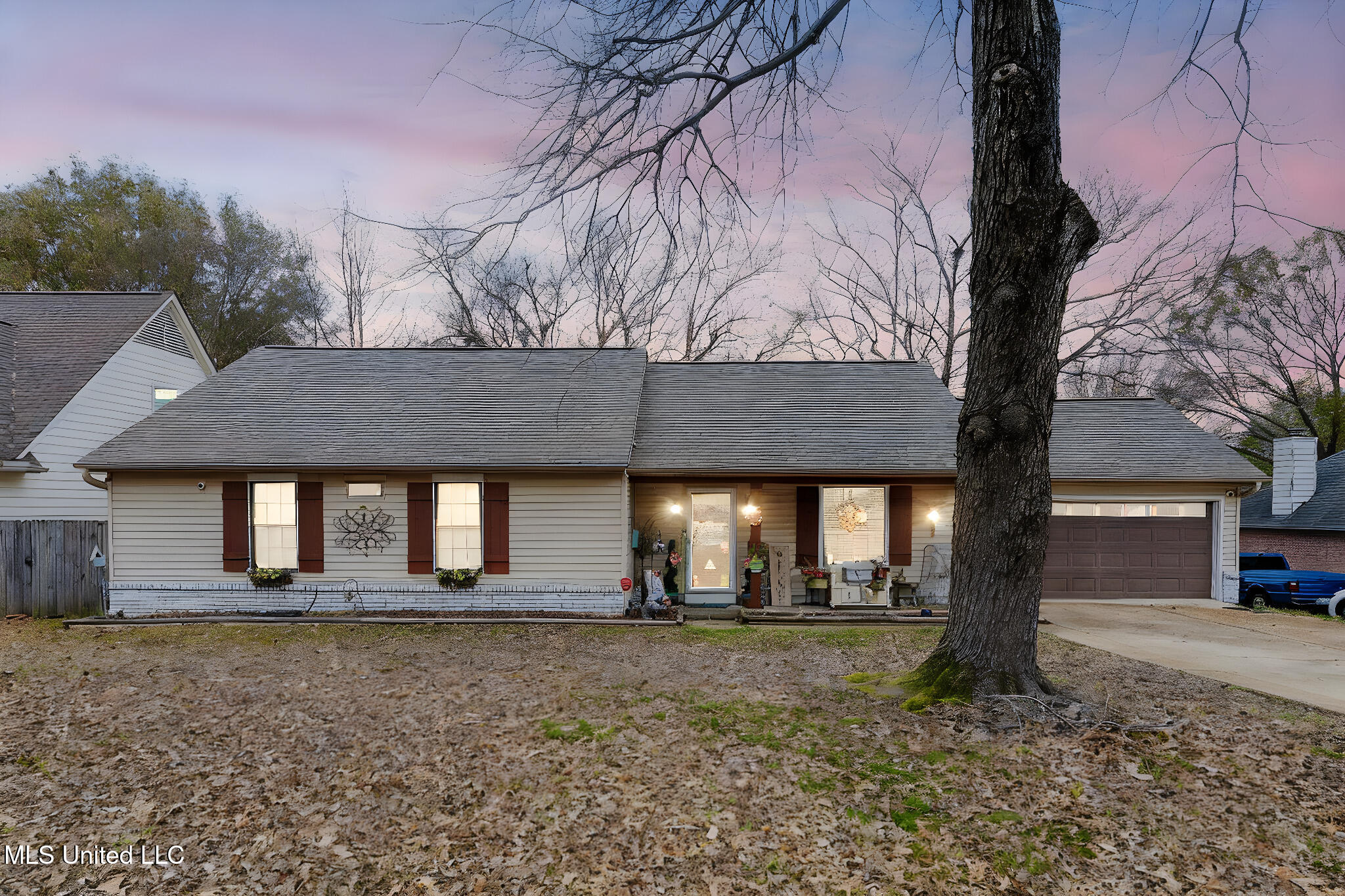 2-web-or-mls-7286 Kingcrest Rd-01