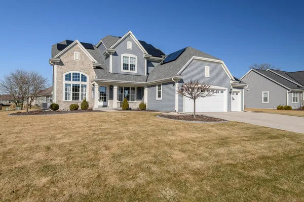 $675,000 | 512 Westlawn Avenue, Mukwonago, WI 53149