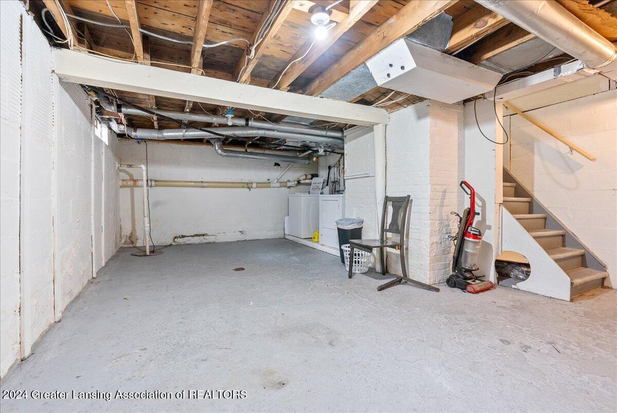 733 Bretton Road Lansing, MI 48917 - Photo 21 of 39 33-Media Jett - 33