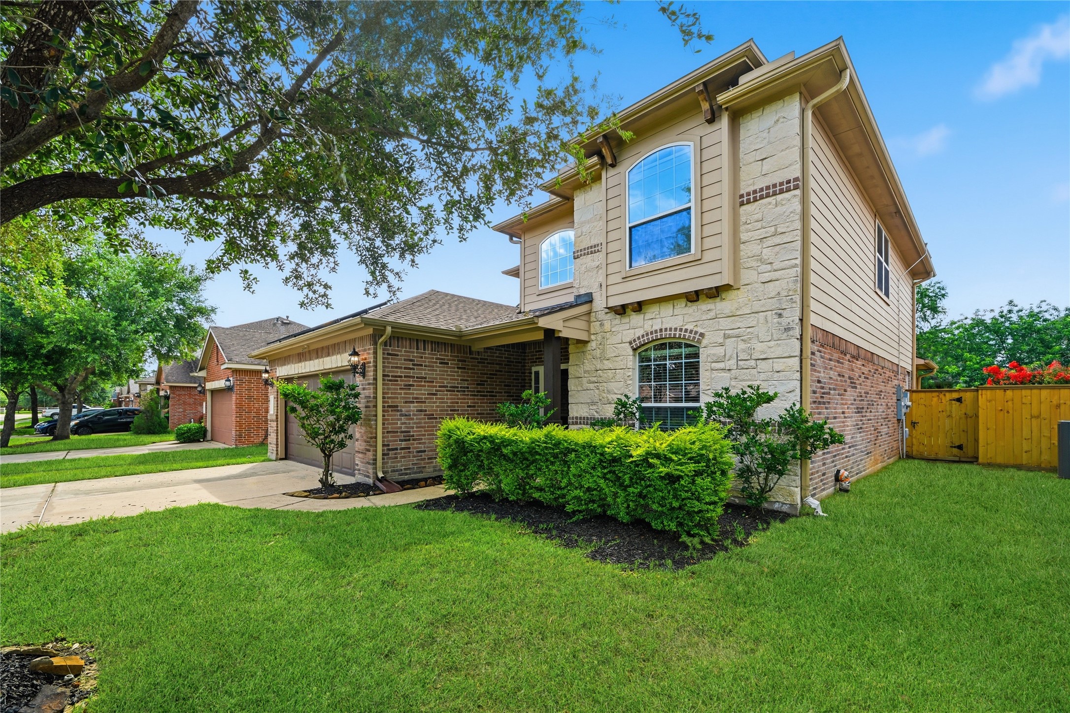 7043 Windy Run Court Spring, TX 77379 - Photo 3 of 44