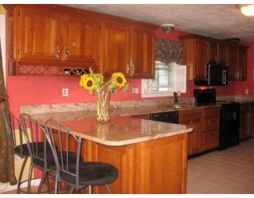53 Old Stage Road Chelmsford, MA 01824 - Photo 4 of 14 Gallery Image 4