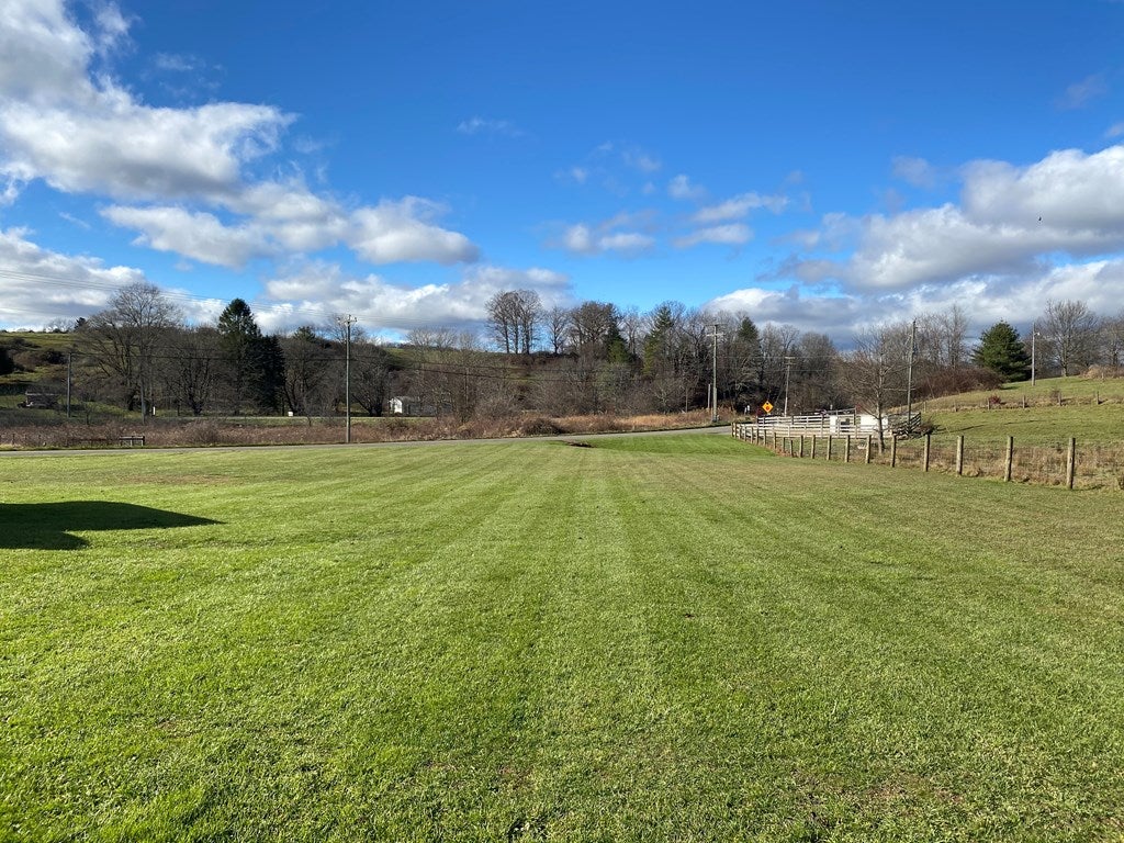 129 Fairview Road Galax, VA 24333 - Photo 21 of 22 Gallery Image 21