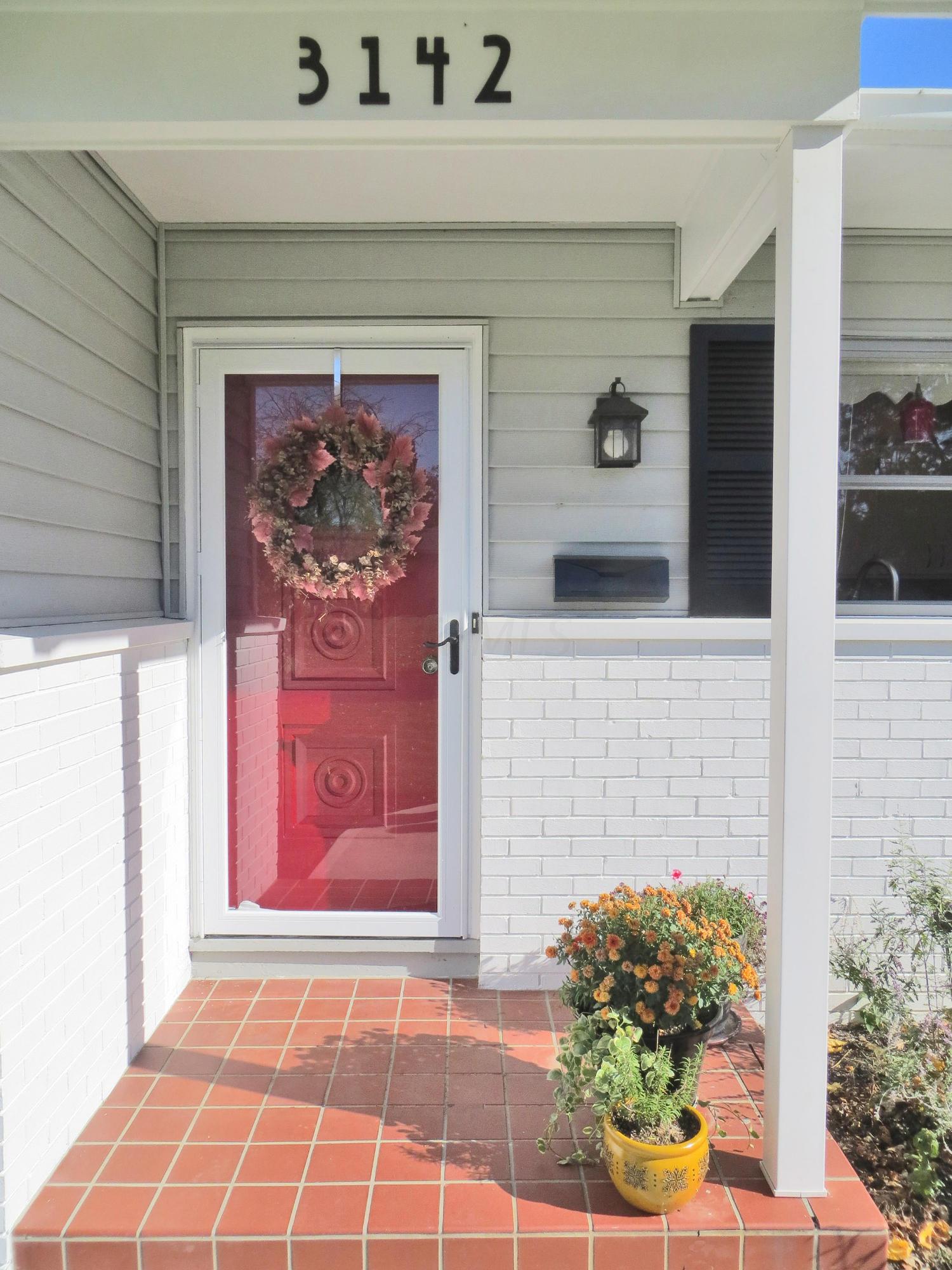 3142 Edgefield Road Columbus, OH 43221 - Photo 4 of 29