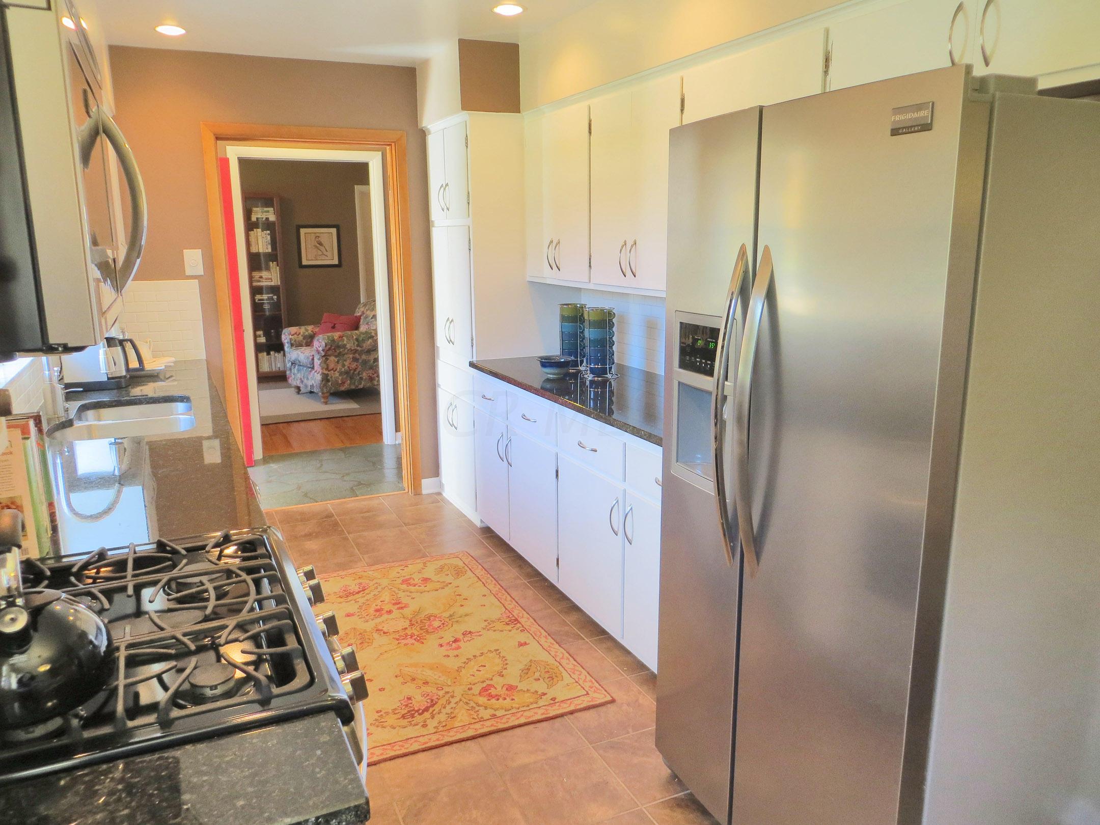 3142 Edgefield Road Columbus, OH 43221 - Photo 10 of 29
