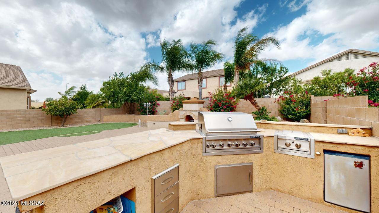 1216 West Rodriguez Road Oro Valley, AZ 85755 - Photo 15 of 42