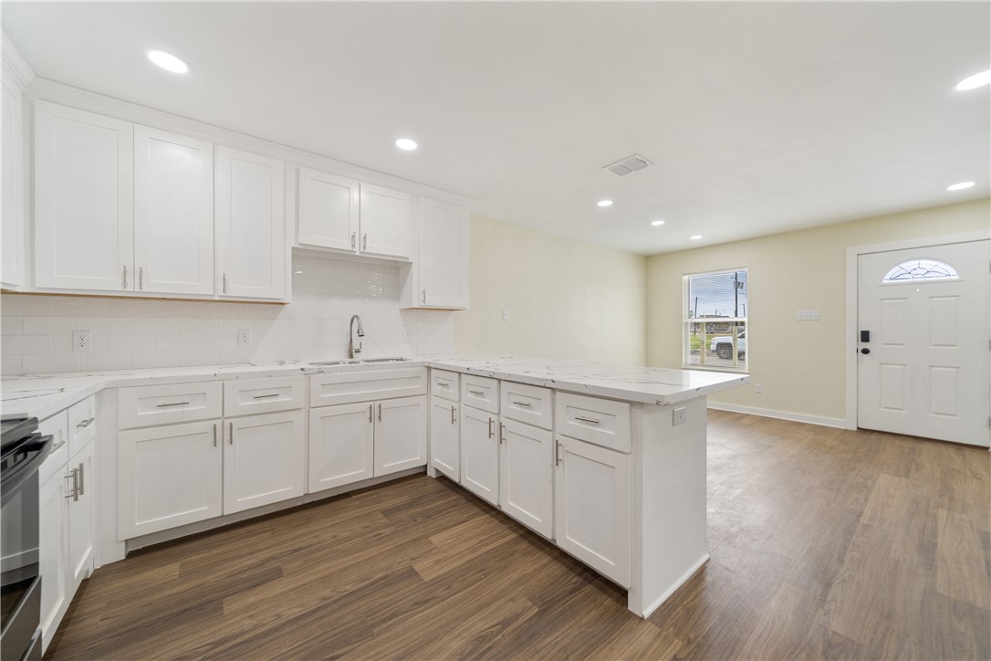 923 Craig Street Corpus Christi, TX 78404 - Photo 11 of 39