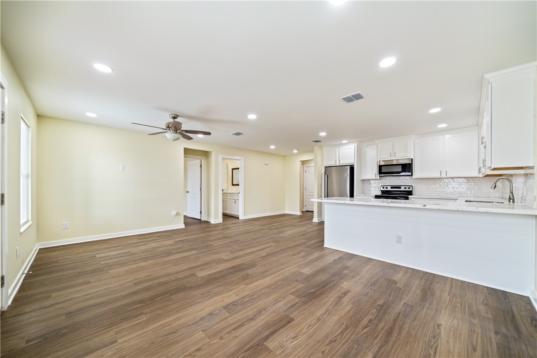 923 Craig Street Corpus Christi, TX 78404 - Photo 8 of 39