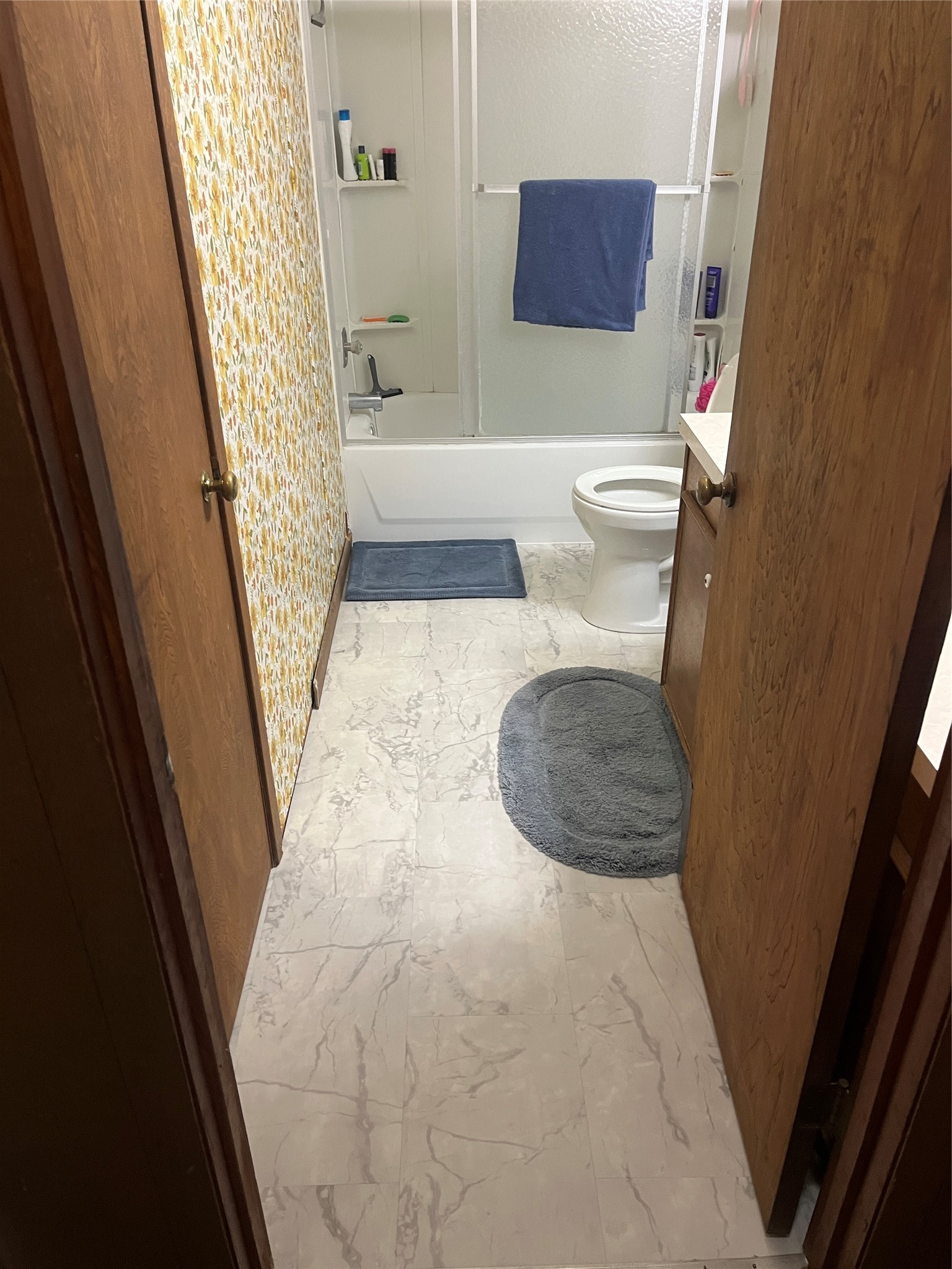 1239 Fm 1160 Road Louise, TX 77455 - Photo 7 of 24 a bathroom with a sink a toilet a tub and shower