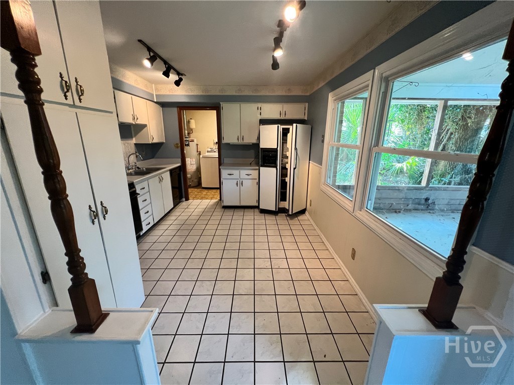 308 Wendy Hill Road Savannah, GA 31410 - Photo 9 of 26 Kitchen