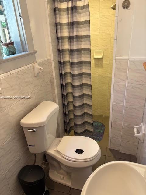 4512 Alton Road, Unit 2 Miami Beach, FL 33140 - Photo 3 of 6 Gallery Image 3