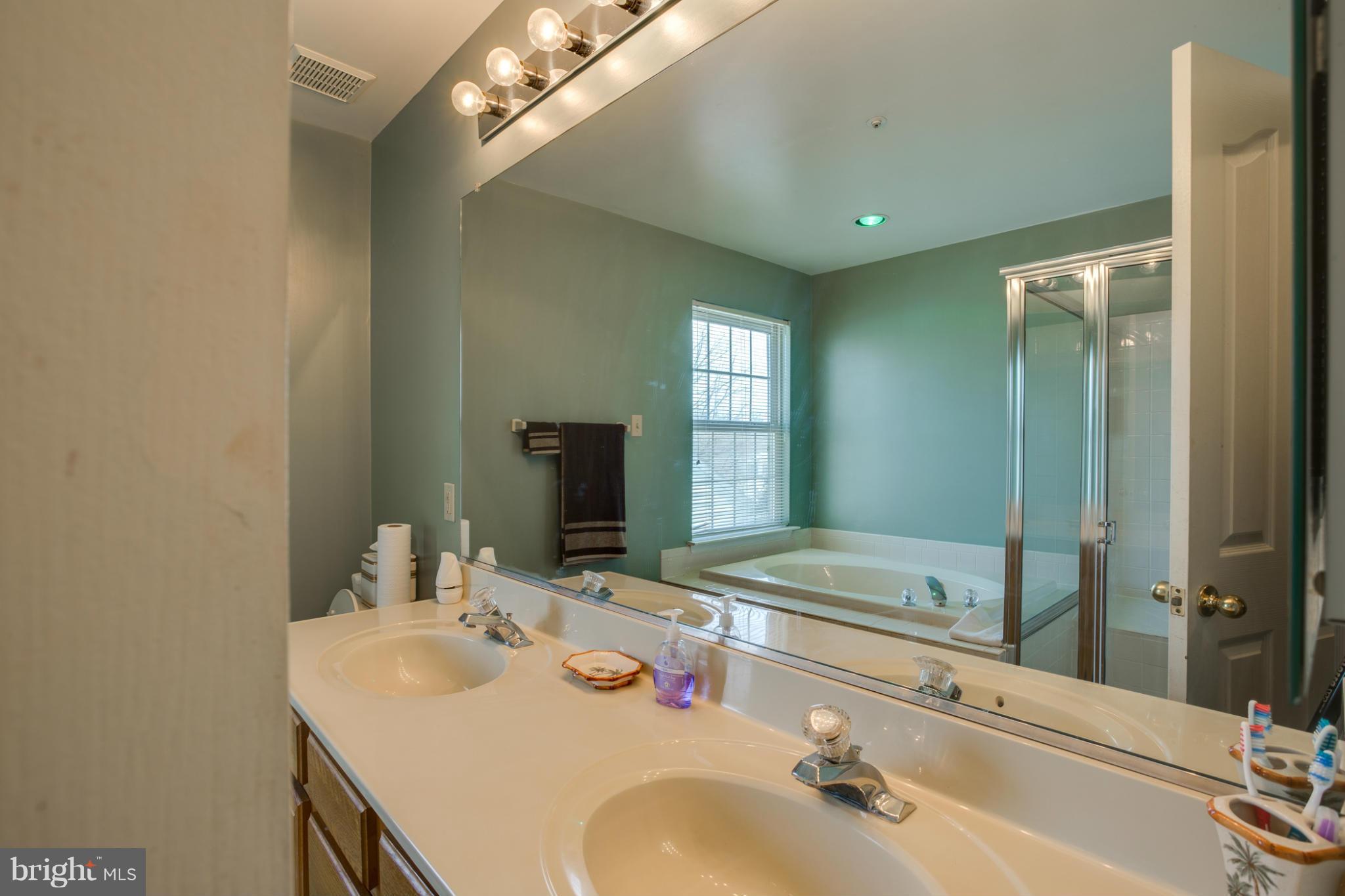 9404 Hobart Street Springdale, MD 20721 - Photo 15 of 29 Bath (Master)