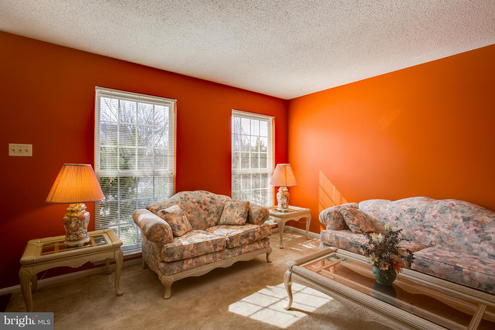 9404 Hobart Street Springdale, MD 20721 - Photo 3 of 29 Living Room
