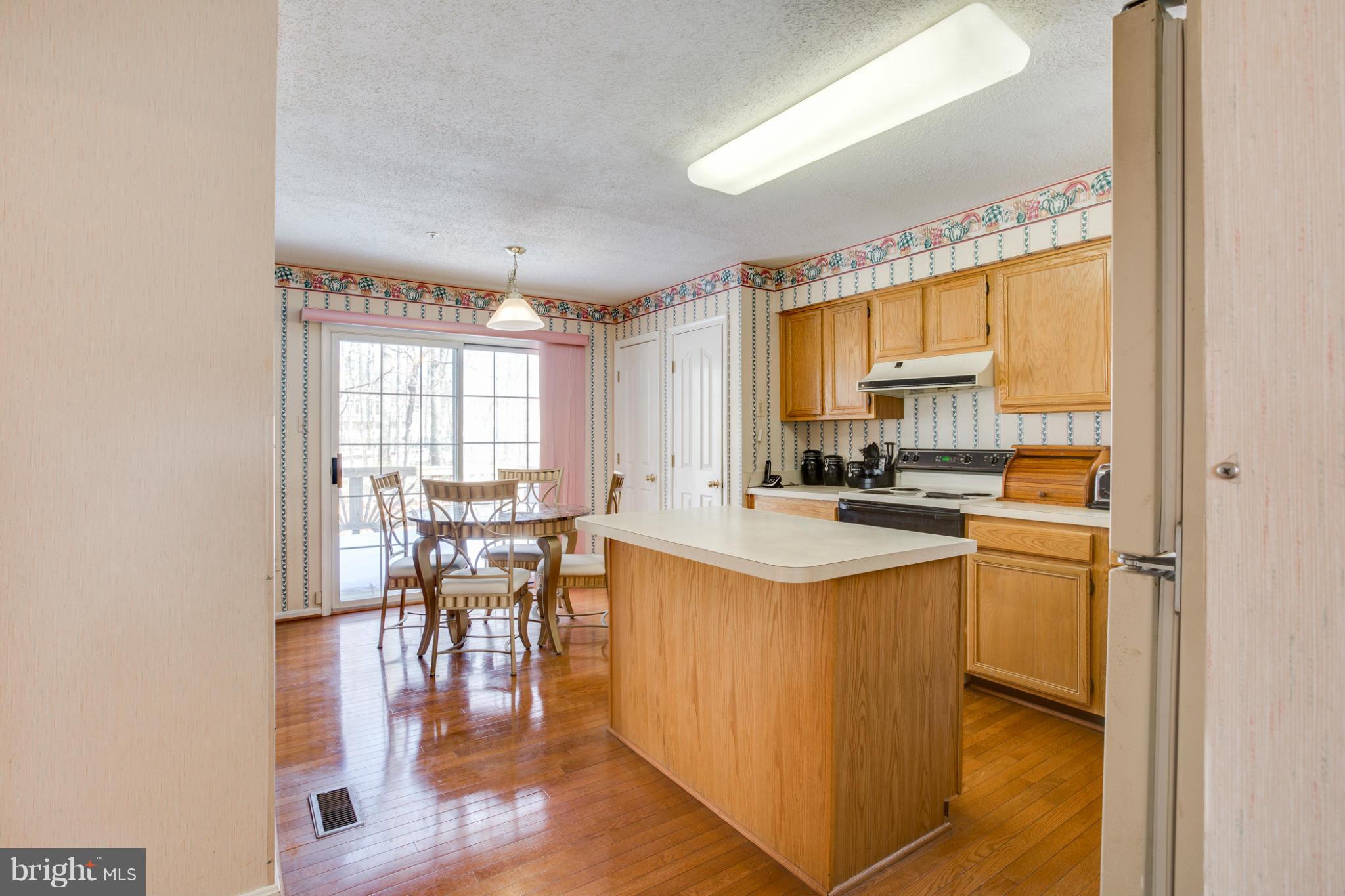 9404 Hobart Street Springdale, MD 20721 - Photo 8 of 29 Kitchen