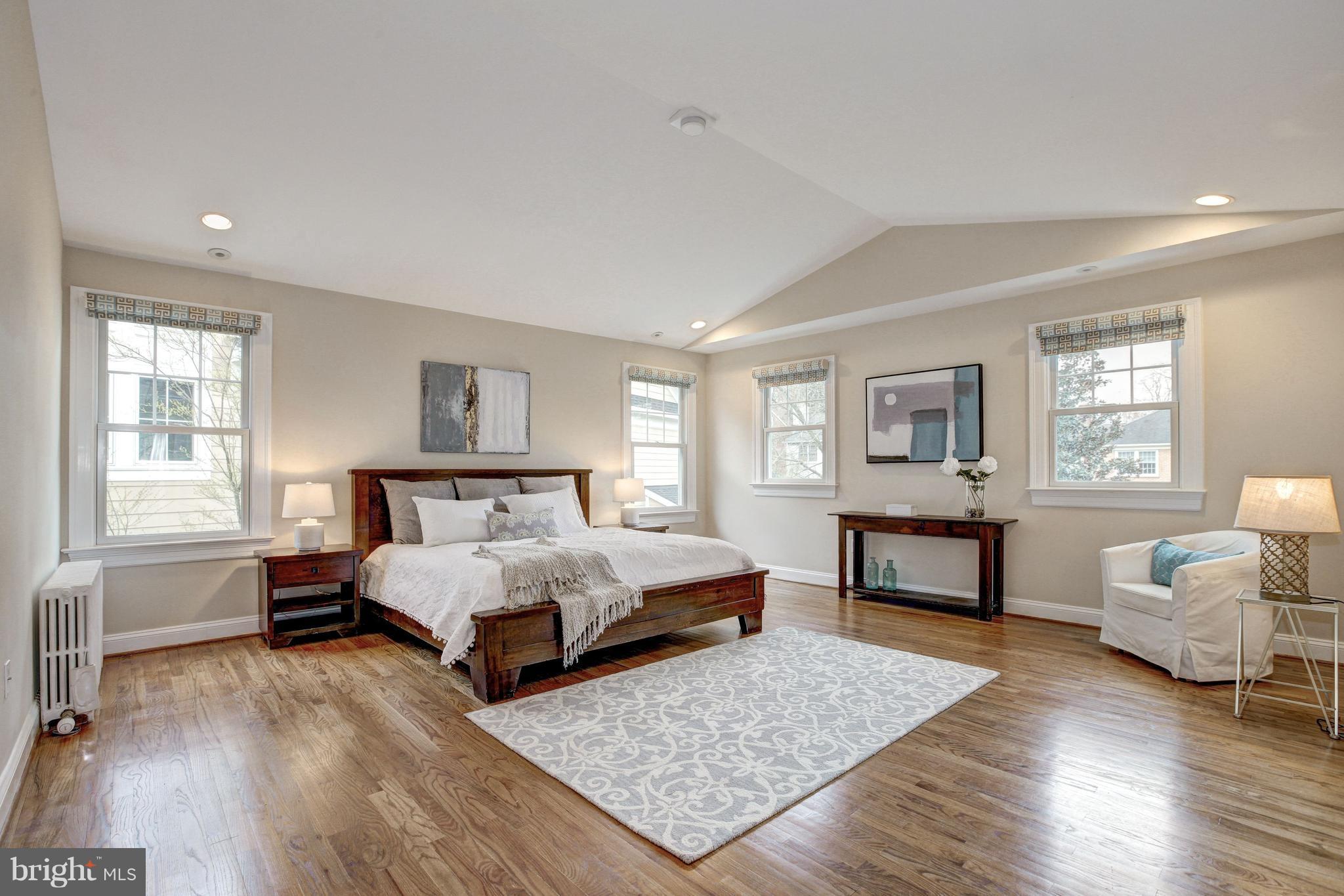 5000 Dalton Road Chevy Chase, MD 20815 - Photo 17 of 30 Cathedral ceilings, walk-in Closet, Tree top views