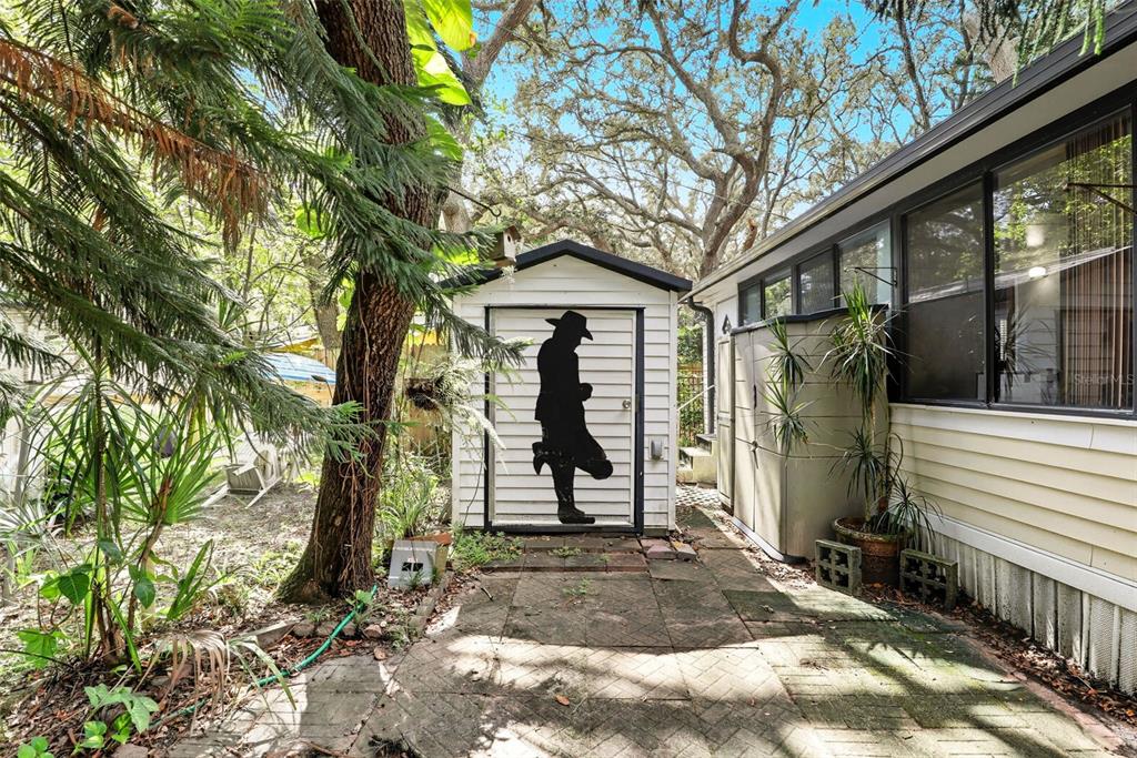 3000 Clarcona Road, Unit 362 Apopka, FL 32703 - Photo 27 of 32 a front view of a house with garden