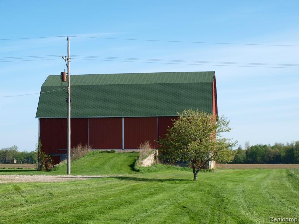 6175 Newark Road Imlay City, MI 48444 - Photo 5 of 36 292.jpg