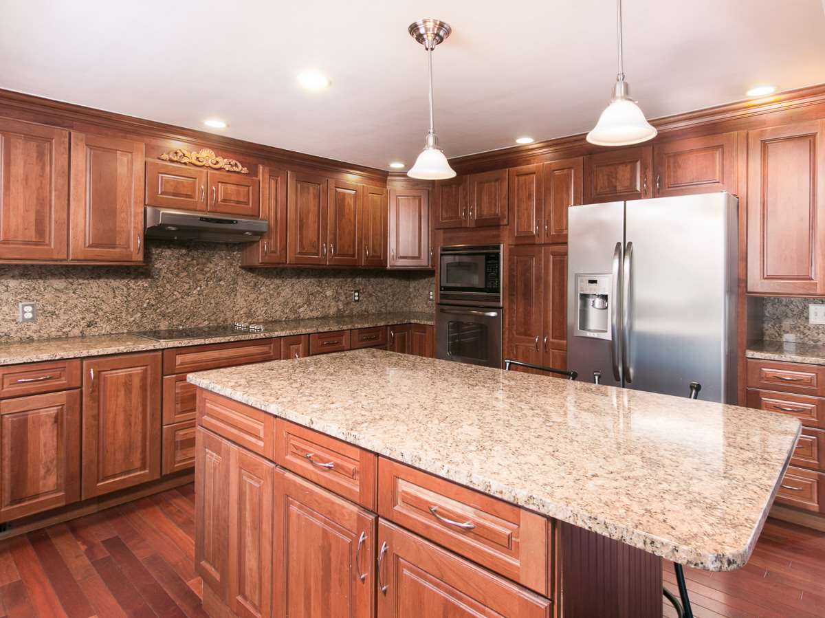 9 New Searles Road Nashua, NH 03062 - Photo 5 of 29