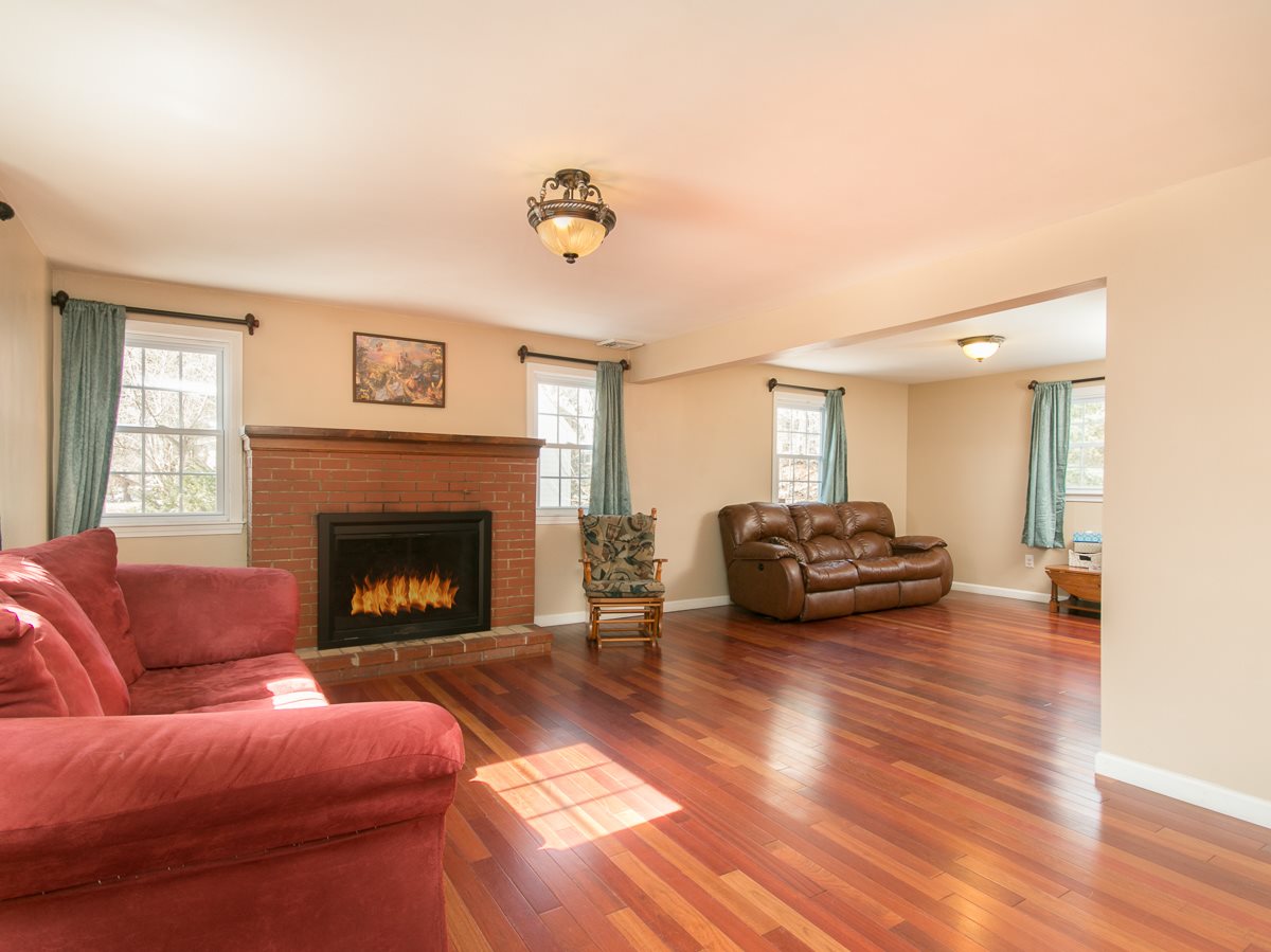 9 New Searles Road Nashua, NH 03062 - Photo 7 of 29