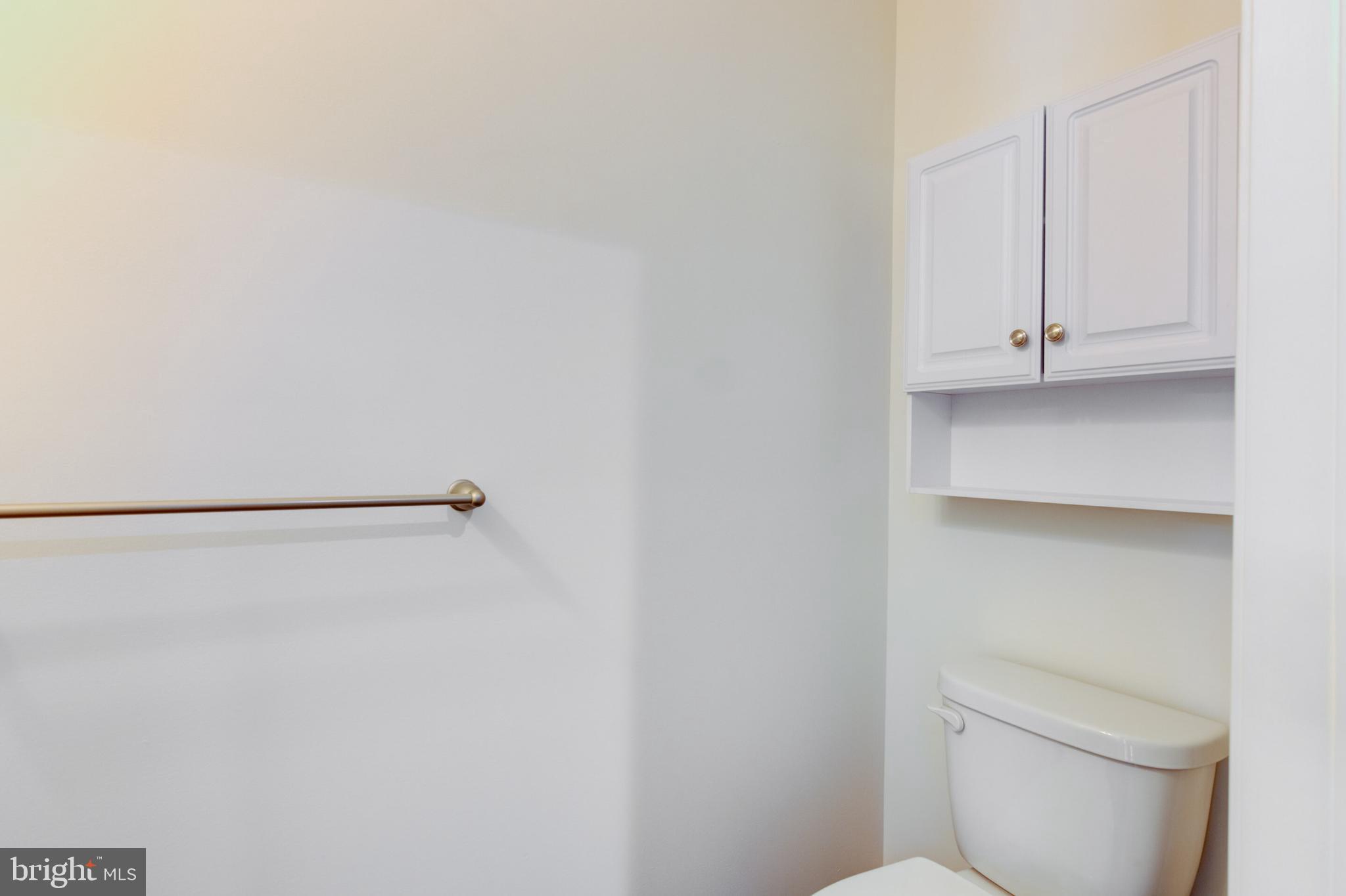 10503 Samona Road Cockeysville, MD 21030 - Photo 13 of 39 1st floor 1/2 bath