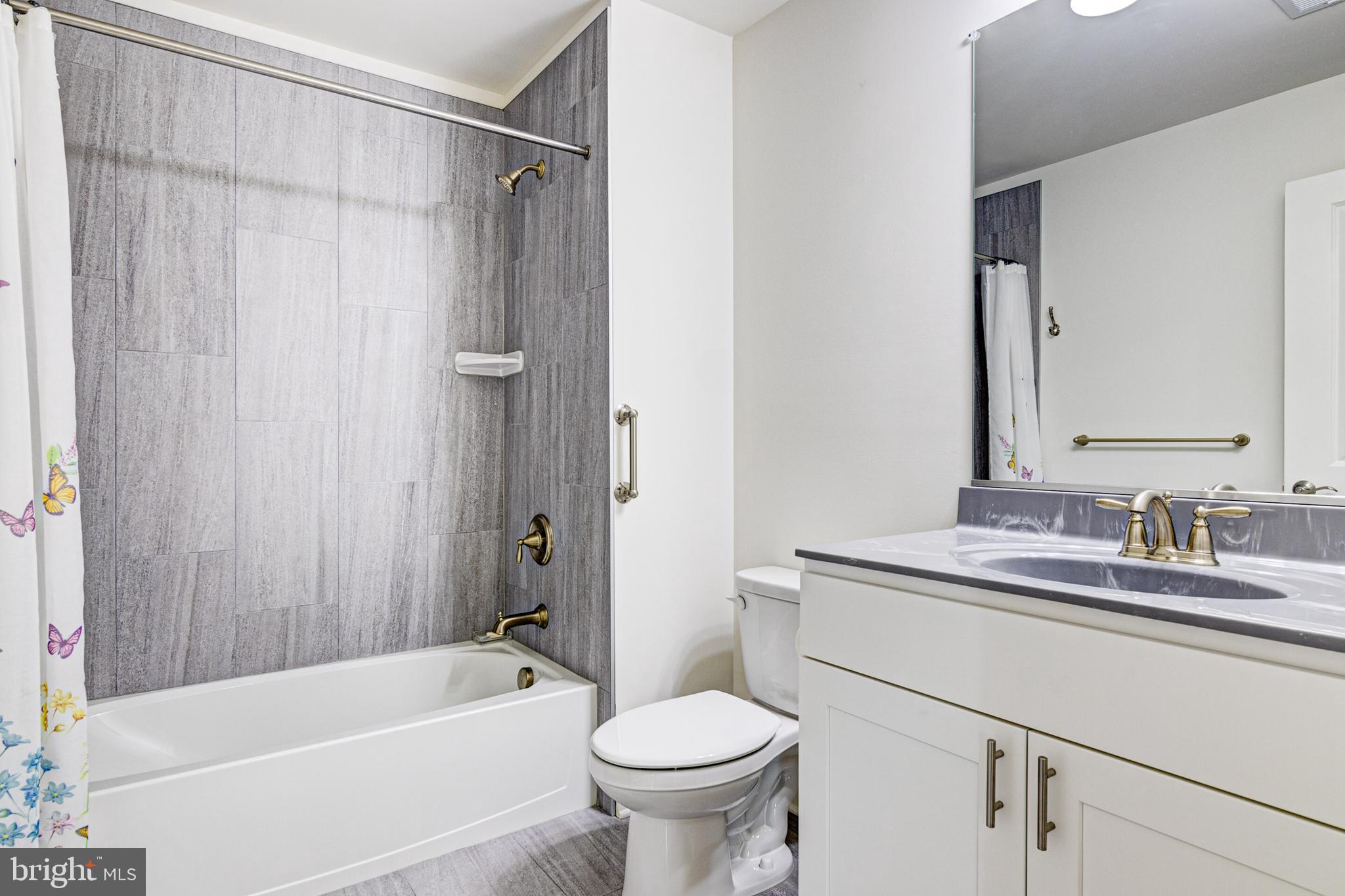 10503 Samona Road Cockeysville, MD 21030 - Photo 25 of 39 2nd floor Bath
