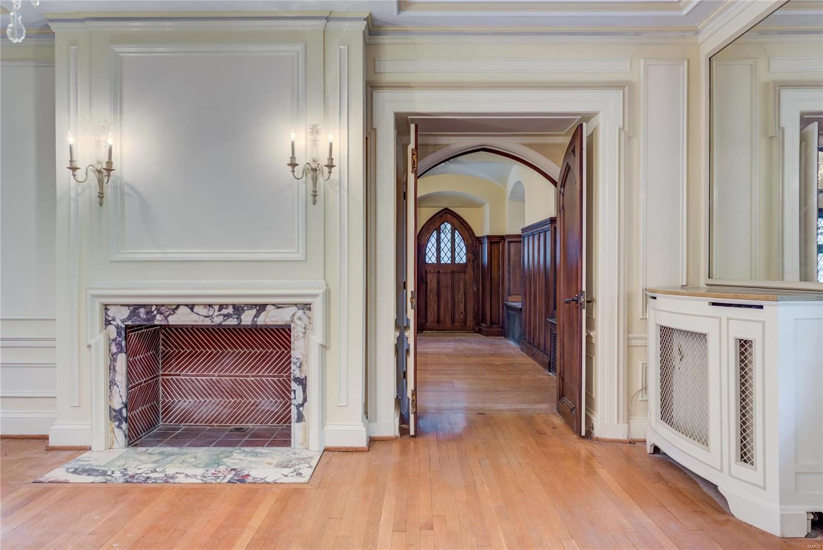 1601 Warson Road Ladue, MO 63124 - Photo 12 of 38 Gallery Image 12