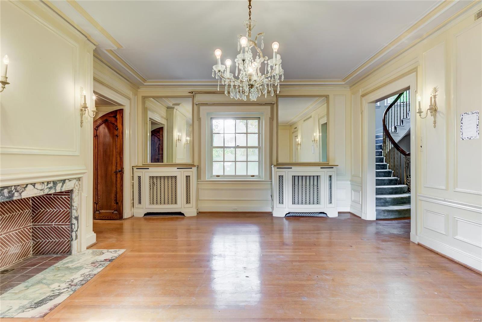 1601 Warson Road Ladue, MO 63124 - Photo 13 of 38 Gallery Image 13