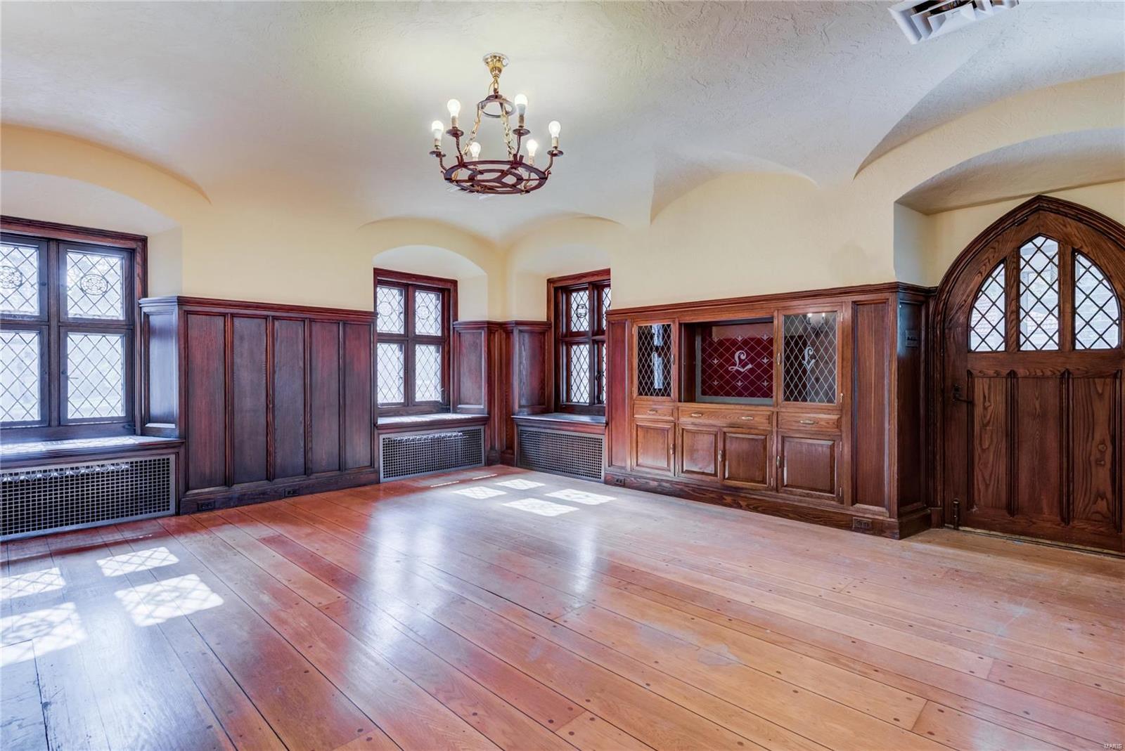 1601 Warson Road Ladue, MO 63124 - Photo 15 of 38 Gallery Image 15