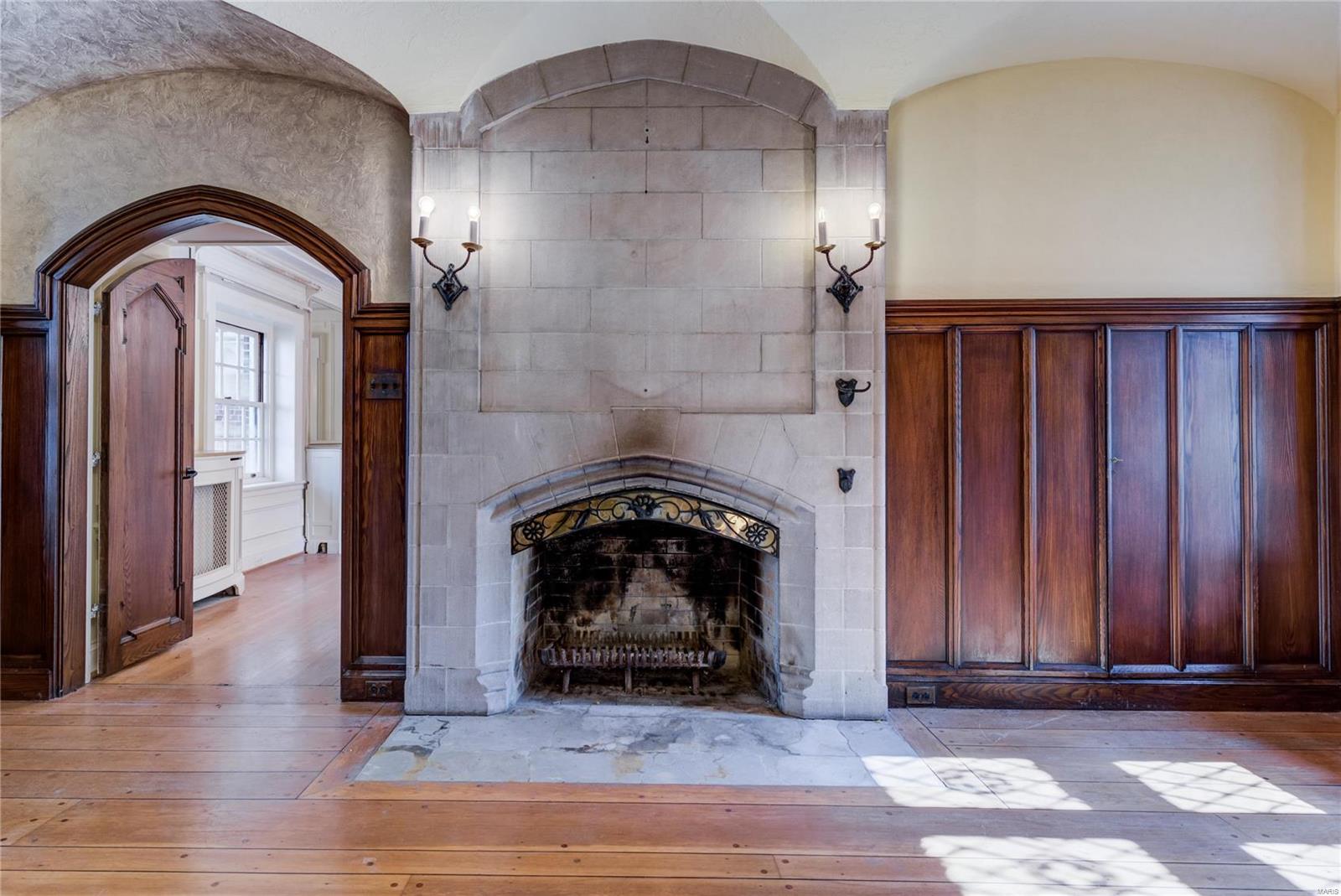 1601 Warson Road Ladue, MO 63124 - Photo 17 of 38 Gallery Image 17