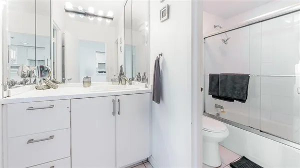 $2,800 | 100 Lincoln Road, Unit 1136, Miami Beach, FL 33139