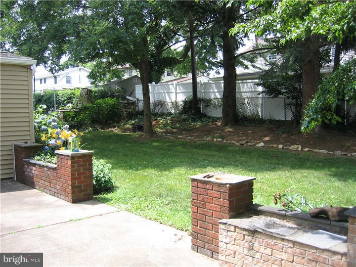 47 Tweed Road Levittown, PA 19056 - Photo 19 of 21 Exterior Back