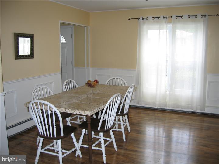 47 Tweed Road Levittown, PA 19056 - Photo 9 of 21 Dining Room