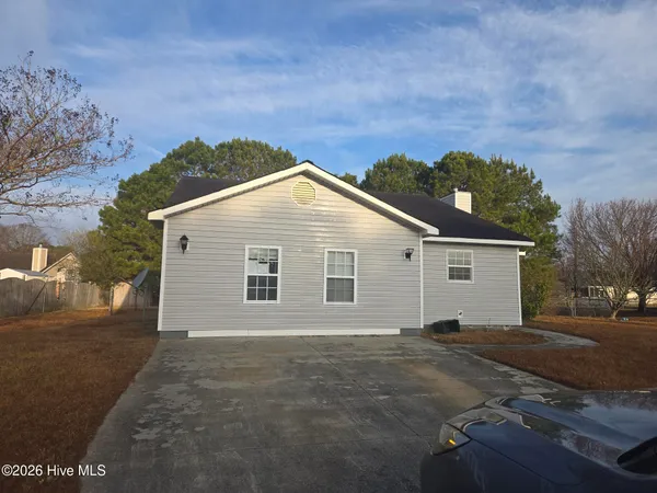 $213,500 | 442 Dion Drive, Hubert, NC 28539