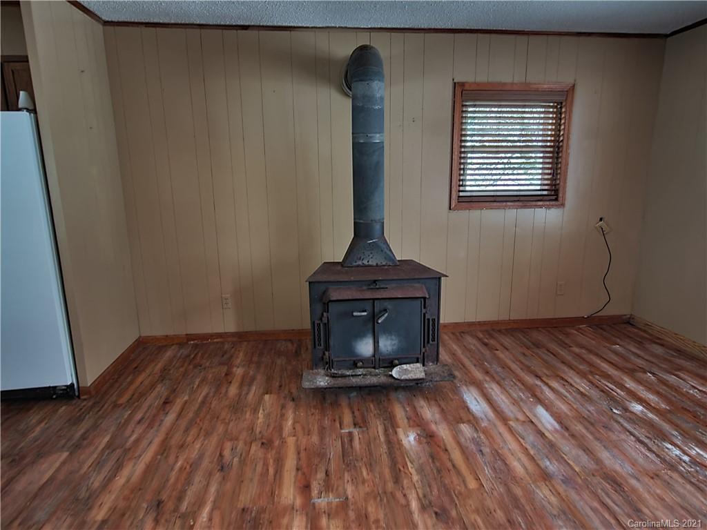1360 Greasy Branch Road Bryson City, NC 28713 - Photo 4 of 17 Gallery Image 4