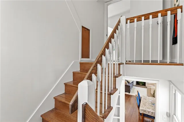 $399,000 | 22 Clipper Drive, Lake Tapawingo, MO 64015